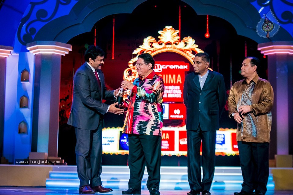 Top Celebs at SIIMA Awards 2014 - 26 / 150 photos