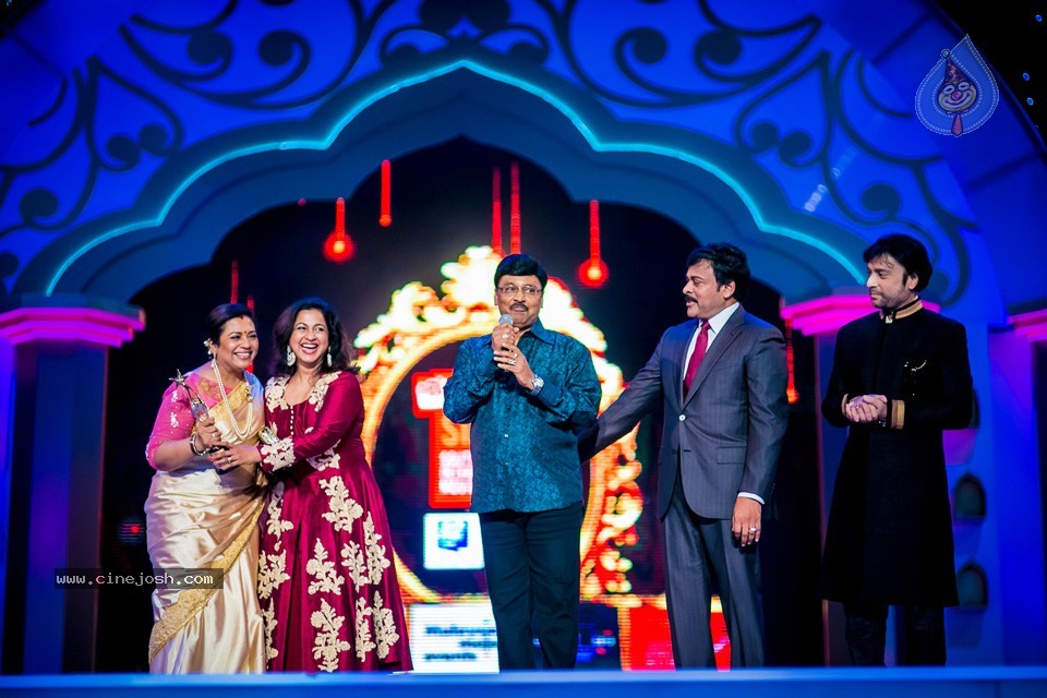 Top Celebs at SIIMA Awards 2014 - 32 / 150 photos