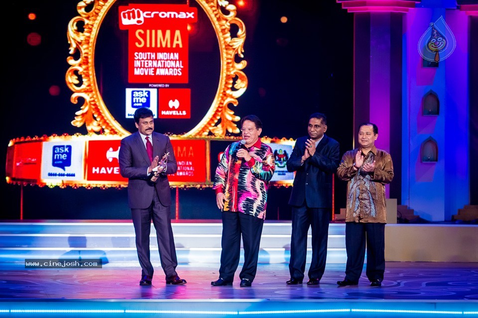 Top Celebs at SIIMA Awards 2014 - 104 / 150 photos
