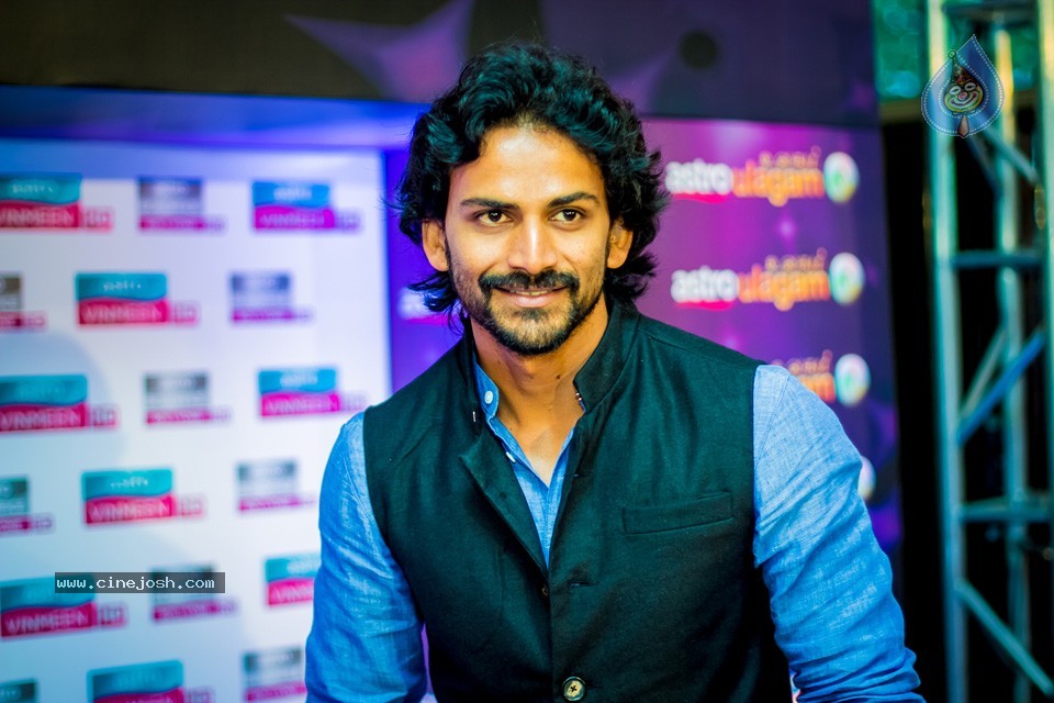 Top Celebs at SIIMA Awards 2014 - 108 / 150 photos