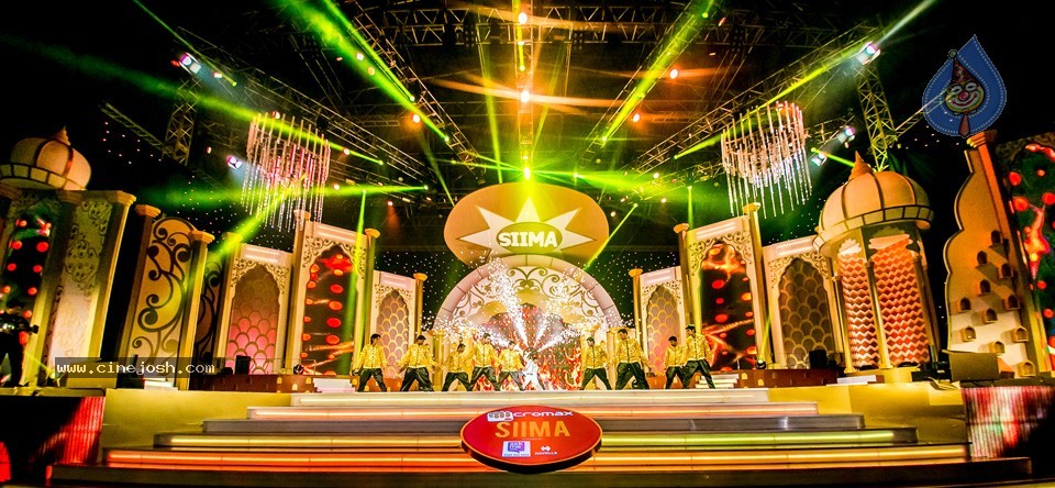Top Celebs at SIIMA Awards 2014 - 123 / 150 photos