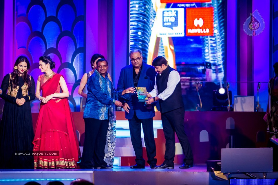 Top Celebs at SIIMA Awards 2014 - 127 / 150 photos