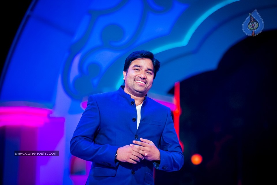 Top Celebs at SIIMA Awards 2014 - 142 / 150 photos