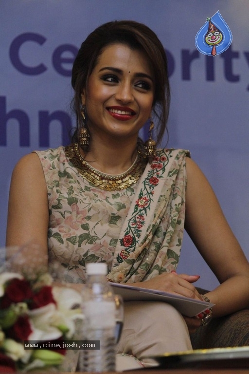 Trisha At UNICEF Celebrity Advocate Press Meet Stills - 2 / 7 photos