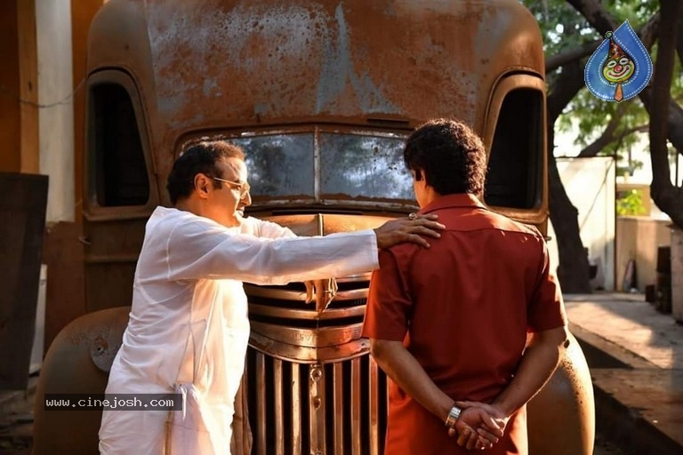 TTDP Leaders Meet Balakrishna On NTR Biopic Movie Sets - 2 / 6 photos