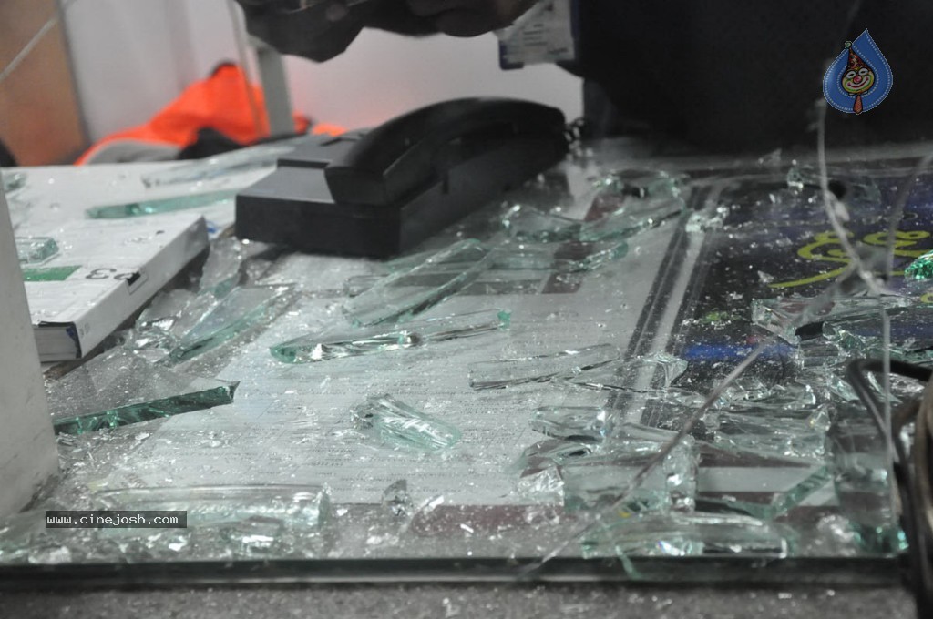 TV Artists Attack MAA TV Office - 13 / 22 photos