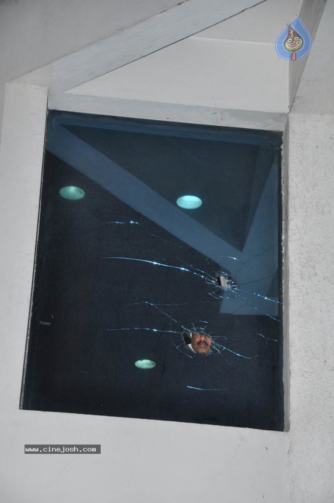 TV Artists Attack MAA TV Office - 21 / 22 photos