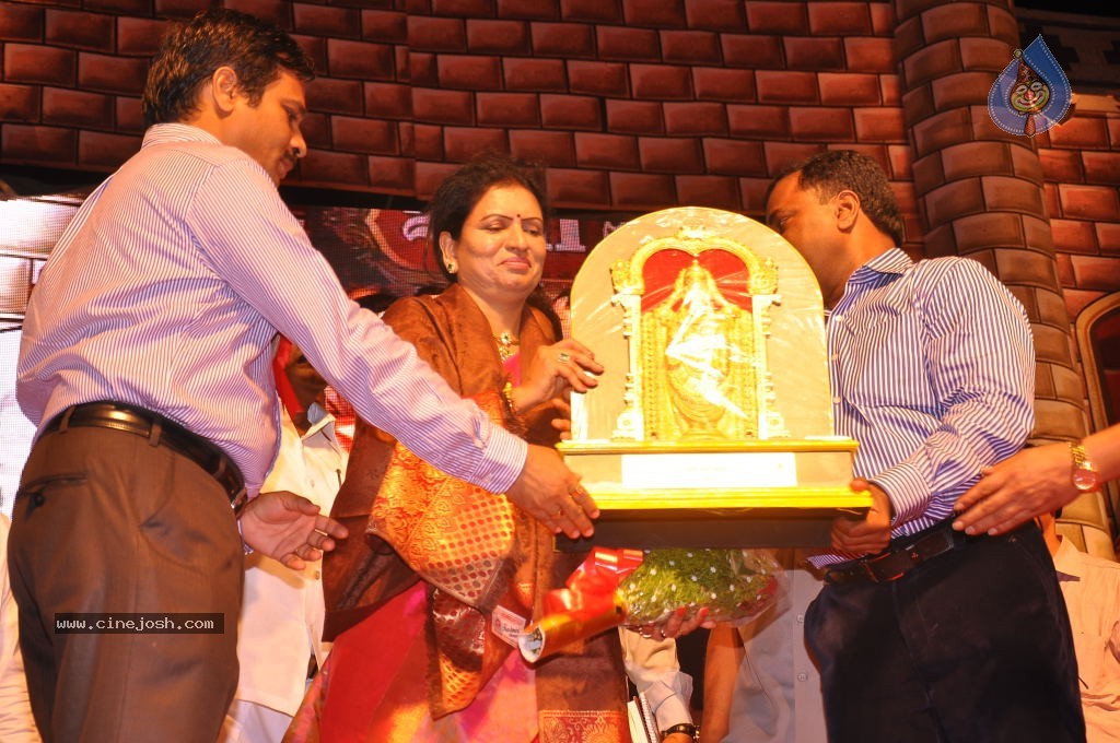 TV Nandi Awards 2011 - 77 / 326 photos