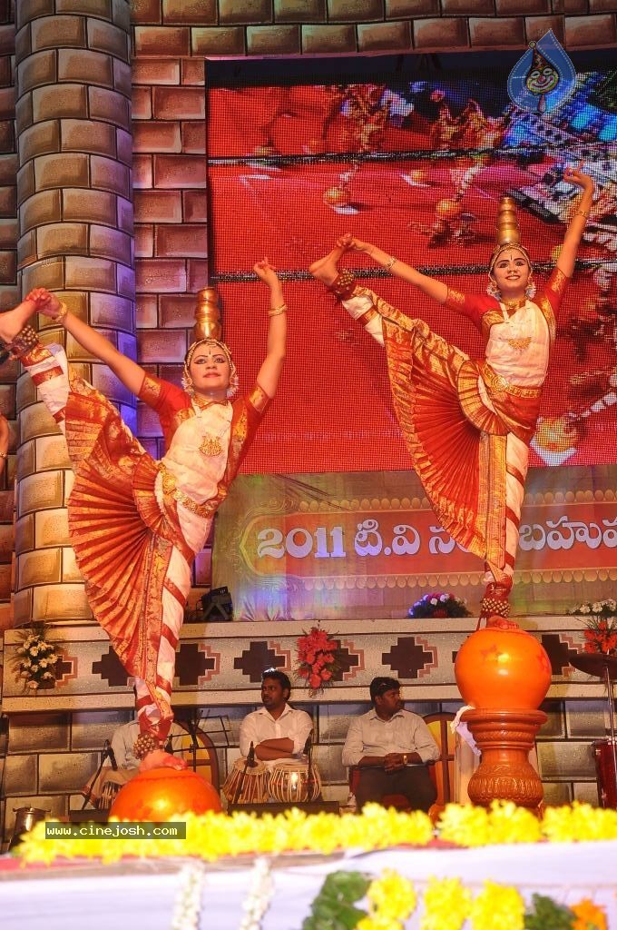 TV Nandi Awards 2011 - 108 / 326 photos