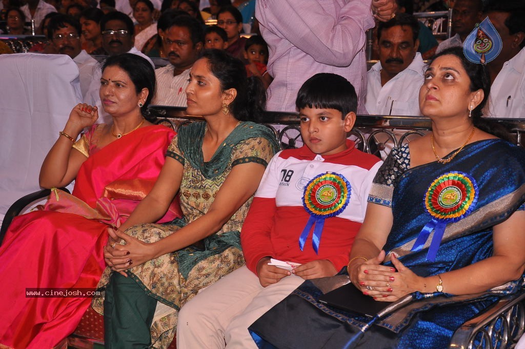 TV Nandi Awards 2011 - 116 / 326 photos