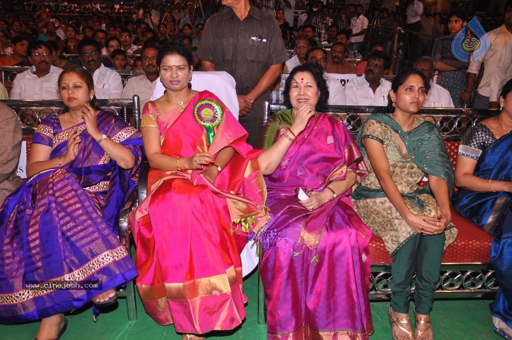 TV Nandi Awards 2011 - 124 / 326 photos