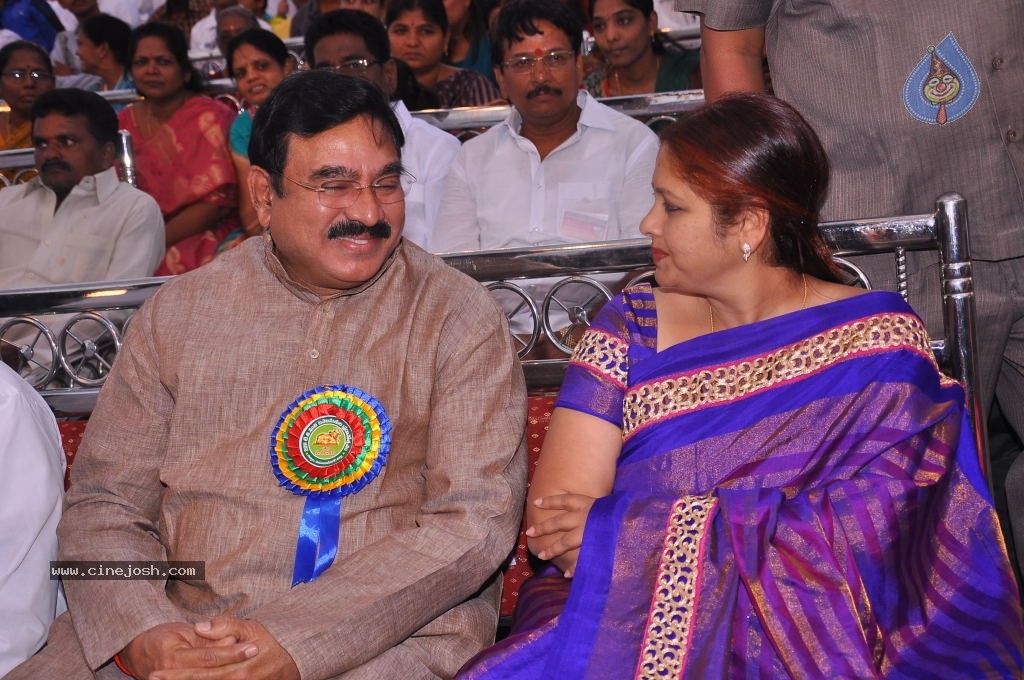 TV Nandi Awards 2011 - 125 / 326 photos