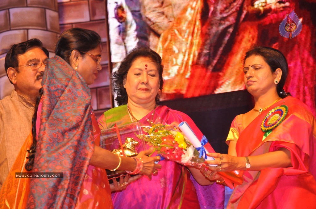 TV Nandi Awards 2011 - 166 / 326 photos