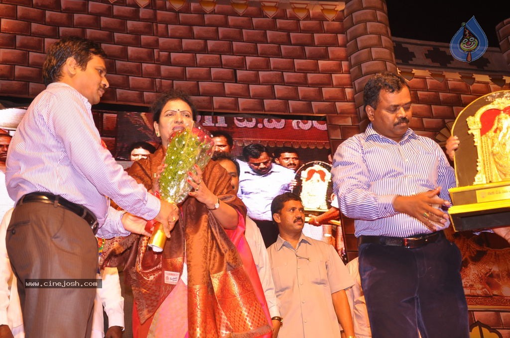 TV Nandi Awards 2011 - 213 / 326 photos