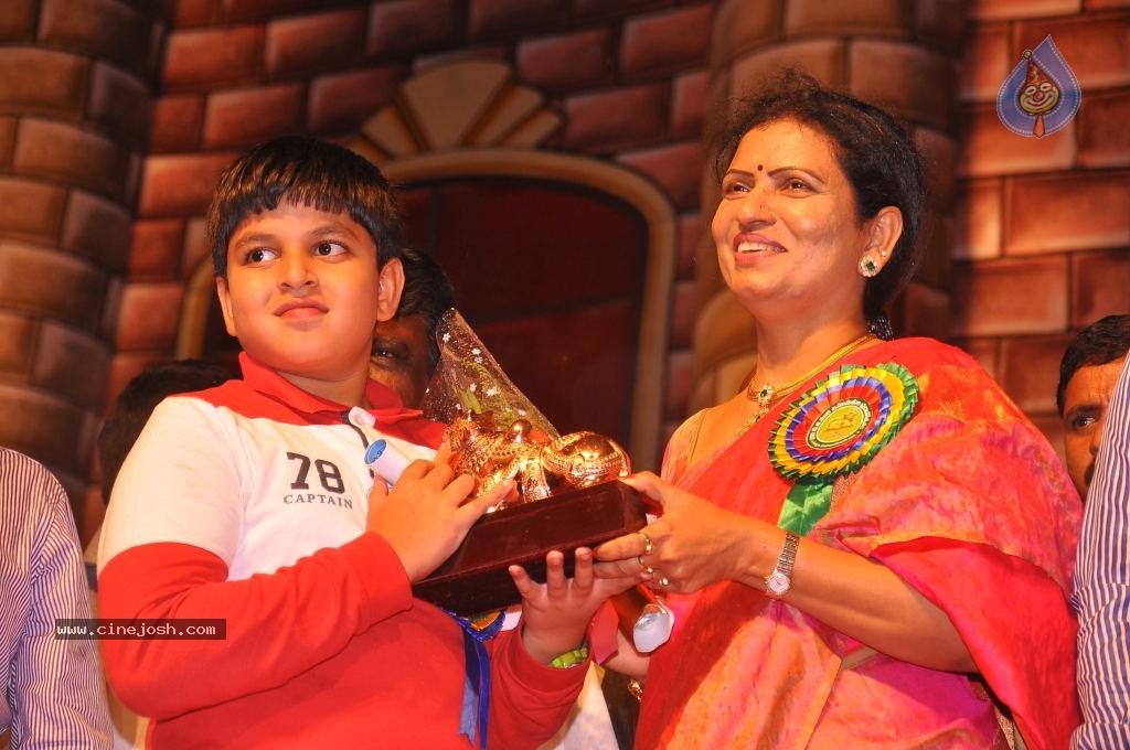 TV Nandi Awards 2011 - 282 / 326 photos