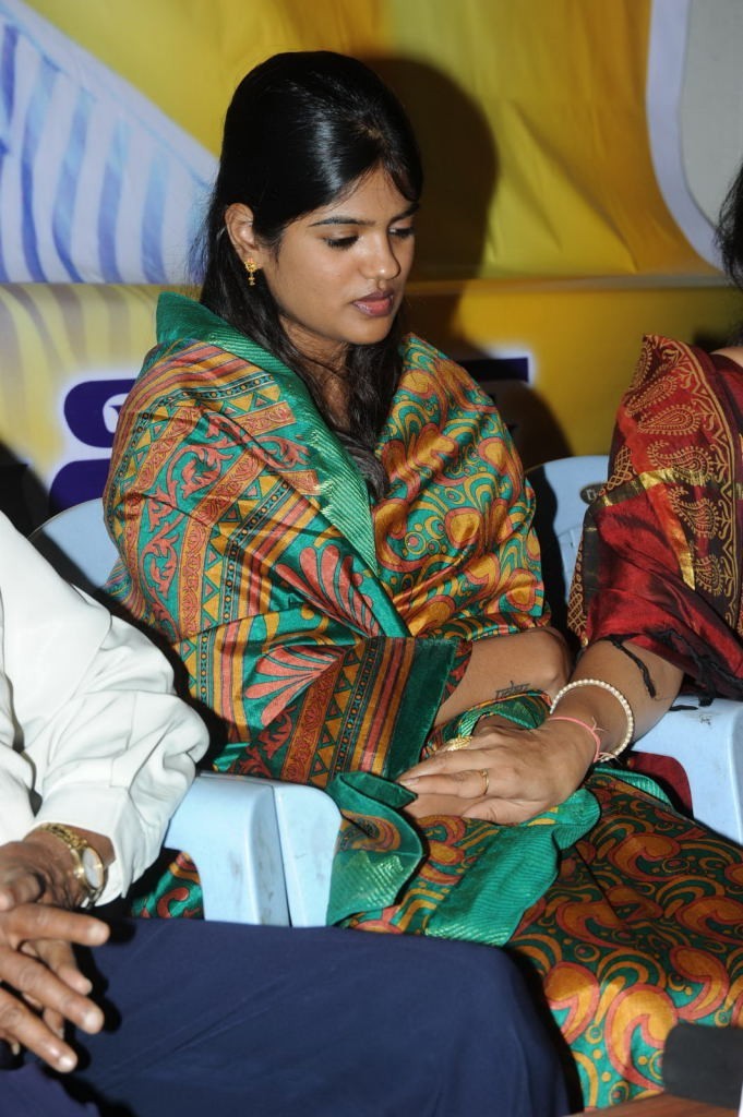 Uday Kiran Condolences Meet - 14 / 66 photos