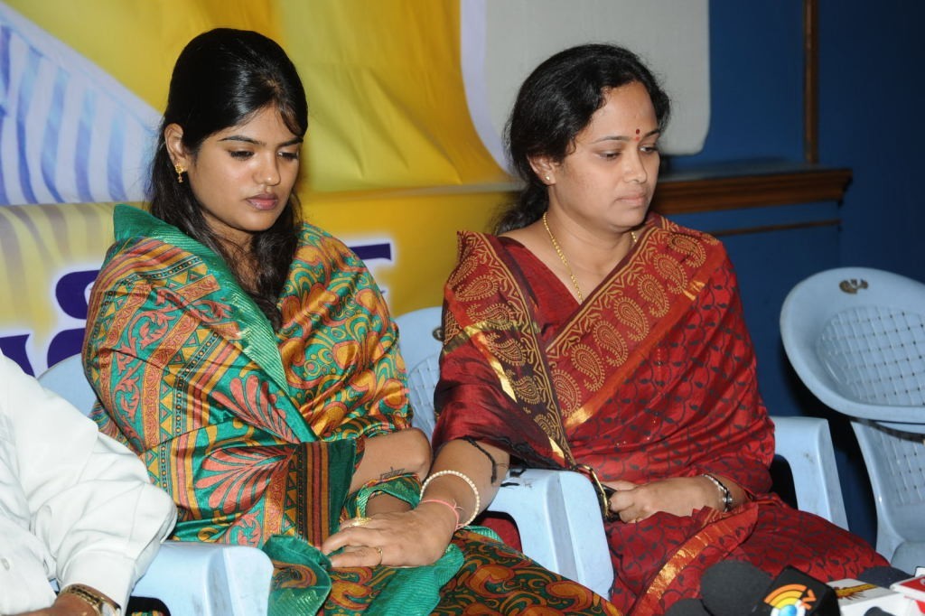 Uday Kiran Condolences Meet - 19 / 66 photos
