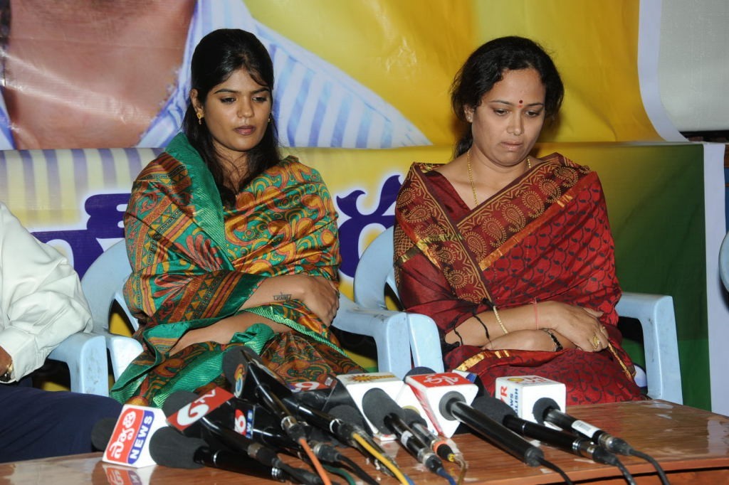 Uday Kiran Condolences Meet - 33 / 66 photos