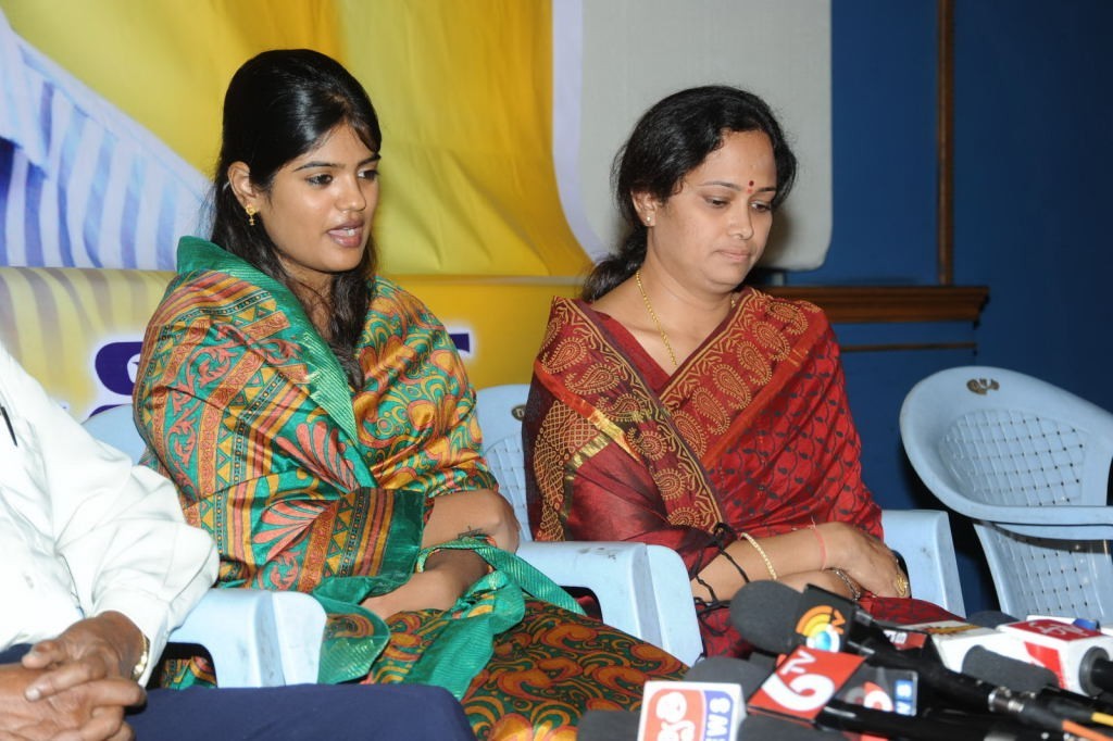 Uday Kiran Condolences Meet - 41 / 66 photos