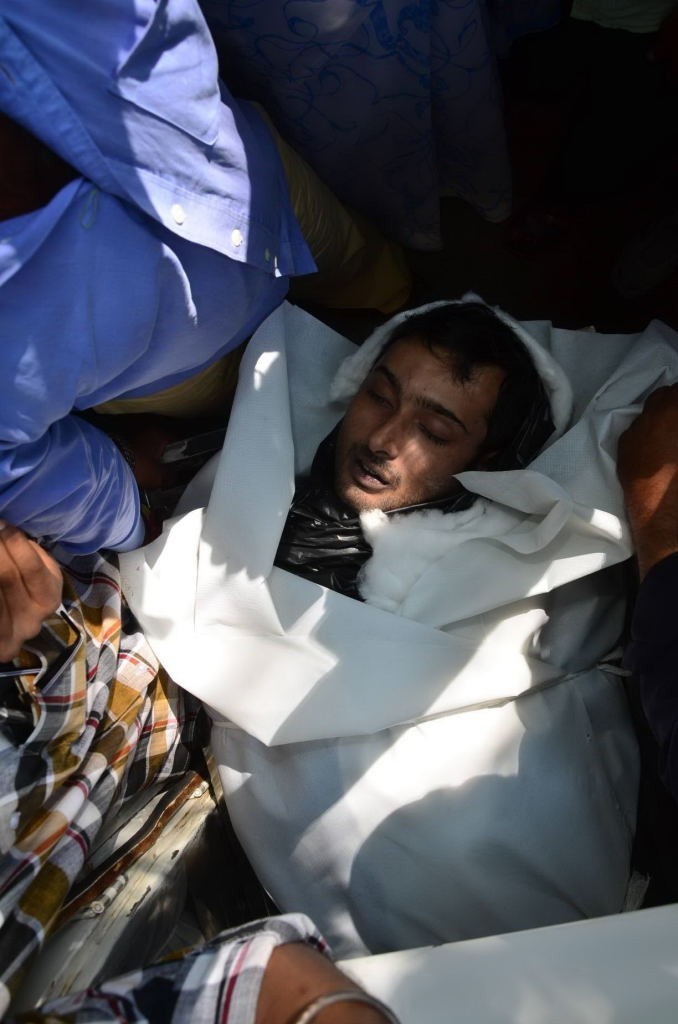 Uday Kiran Dead Body More Photos - 26 / 48 photos