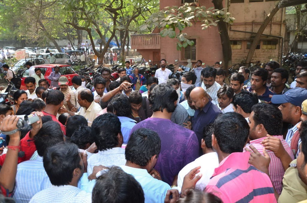 Uday Kiran Dead Body More Photos - 35 / 48 photos