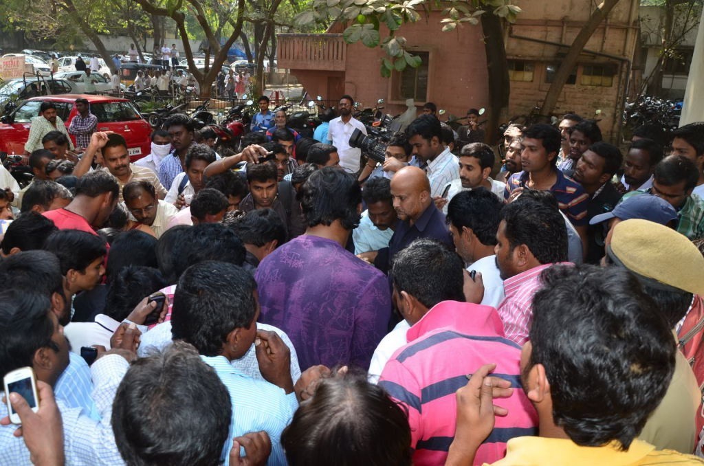 Uday Kiran Dead Body More Photos - 40 / 48 photos