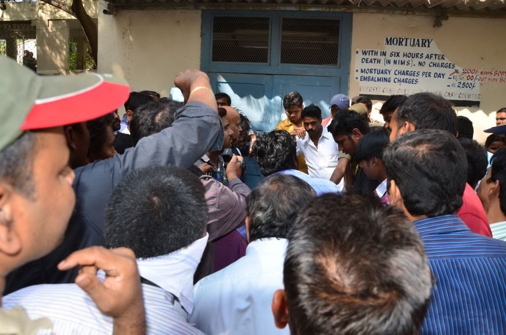 Uday Kiran Dead Body More Photos - 45 / 48 photos