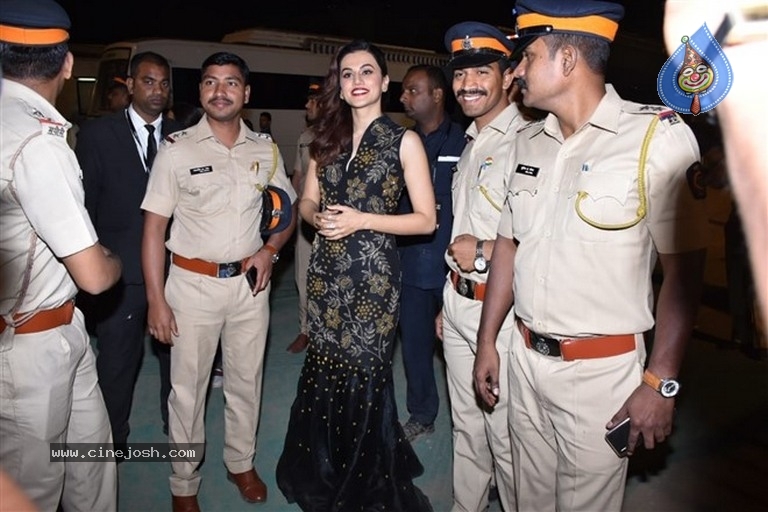 Umang Mumbai Police Show 2019 - 25 / 26 photos