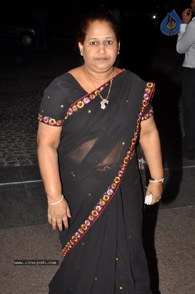 Vaartha MD Girish Sanghi Son Wedding Reception - 40 / 150 photos