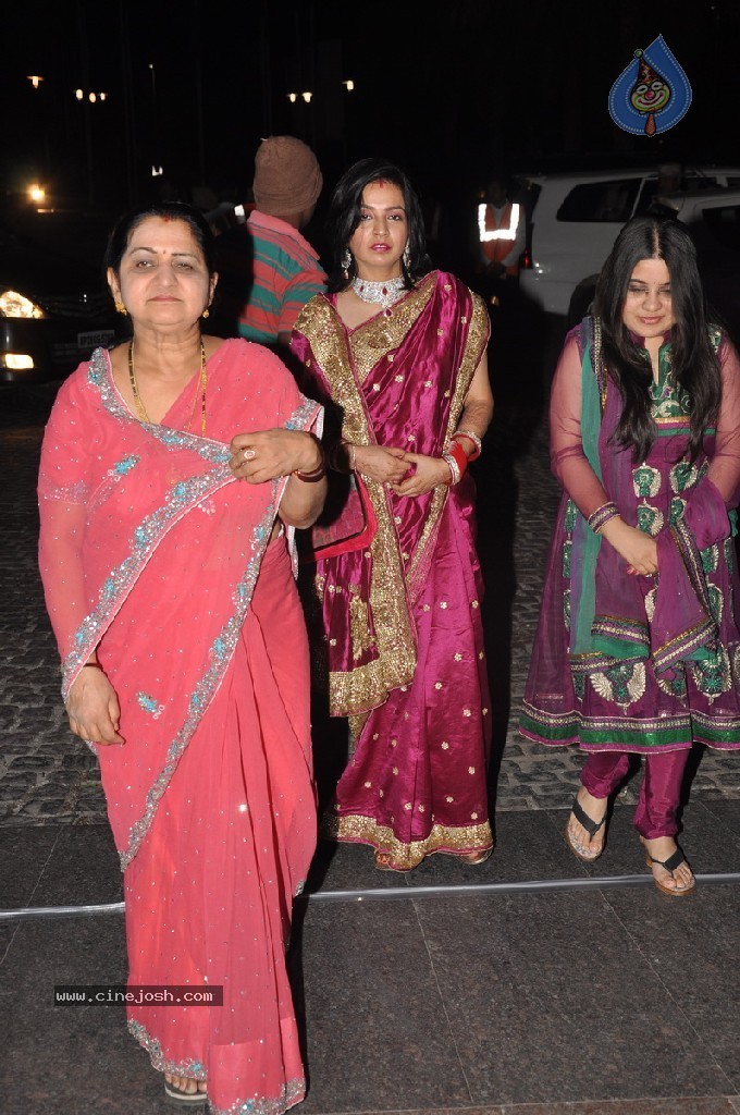 Vaartha MD Girish Sanghi Son Wedding Reception - 91 / 150 photos