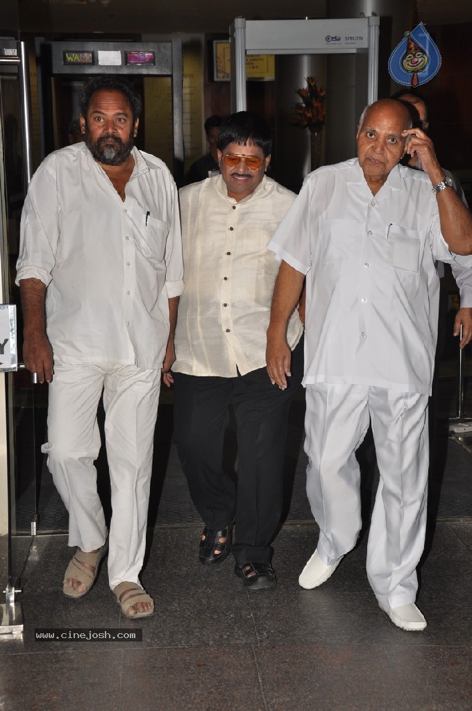 Vaartha MD Girish Sanghi Son Wedding Reception - 137 / 150 photos