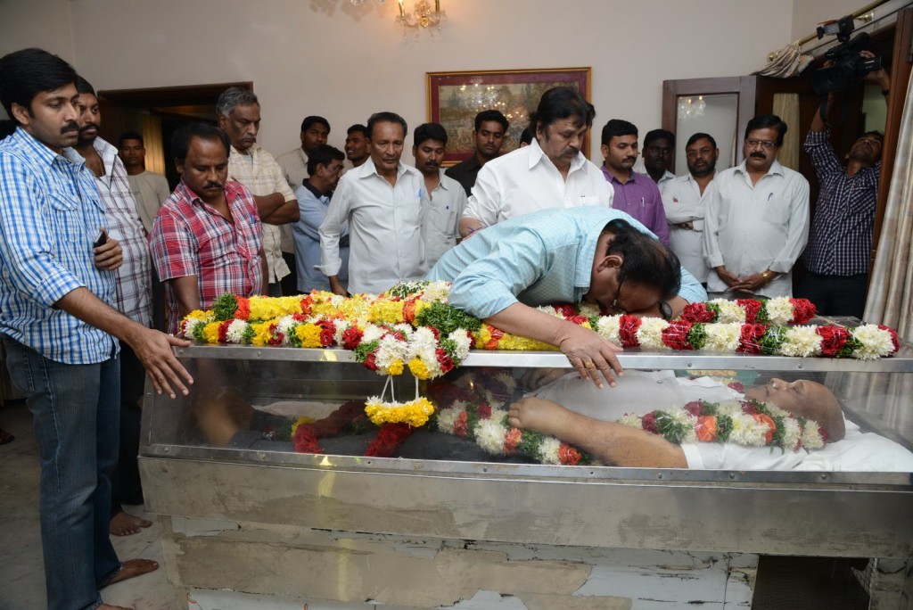 Vadde Ramesh Condolences Photos - 4 / 149 photos