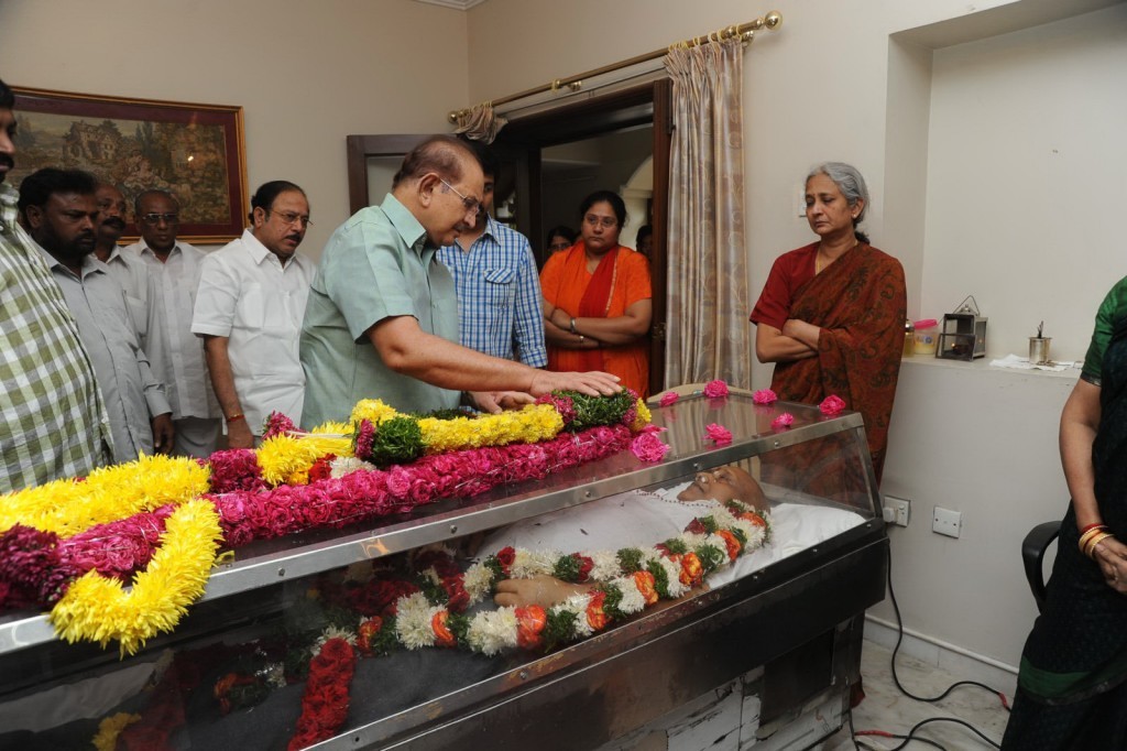 Vadde Ramesh Condolences Photos - 7 / 149 photos