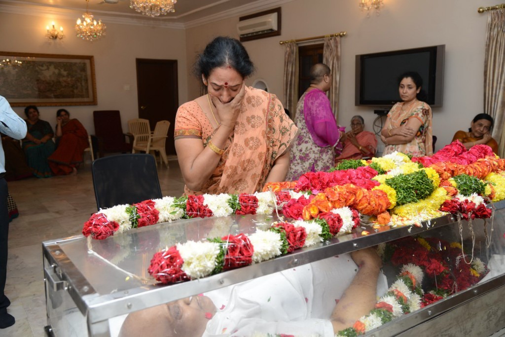 Vadde Ramesh Condolences Photos - 15 / 149 photos
