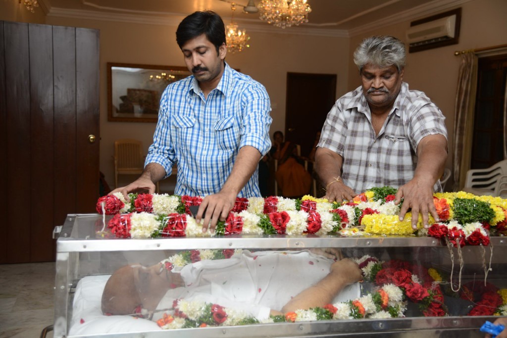 Vadde Ramesh Condolences Photos - 25 / 149 photos