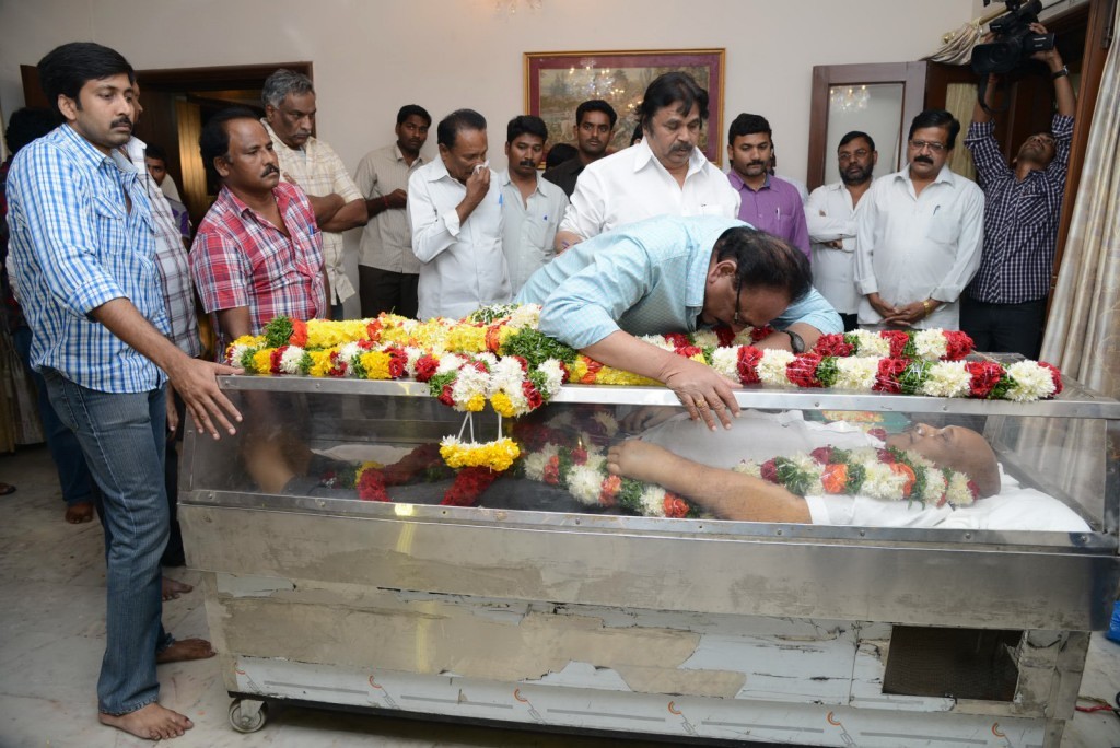 Vadde Ramesh Condolences Photos - 34 / 149 photos