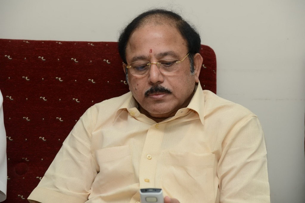 Vadde Ramesh Condolences Photos - 110 / 149 photos
