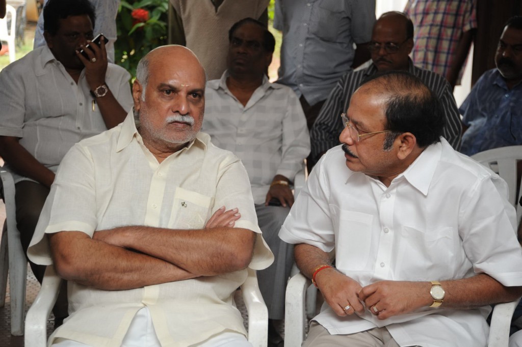 Vadde Ramesh Condolences Photos - 118 / 149 photos