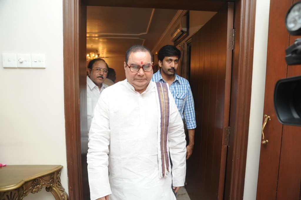 Vadde Ramesh Condolences Photos - 122 / 149 photos