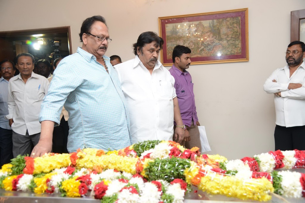 Vadde Ramesh Condolences Photos - 131 / 149 photos