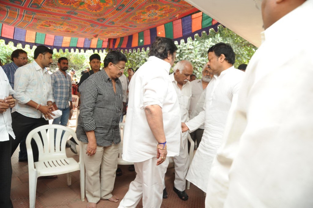 Vadde Ramesh Condolences Photos - 139 / 149 photos