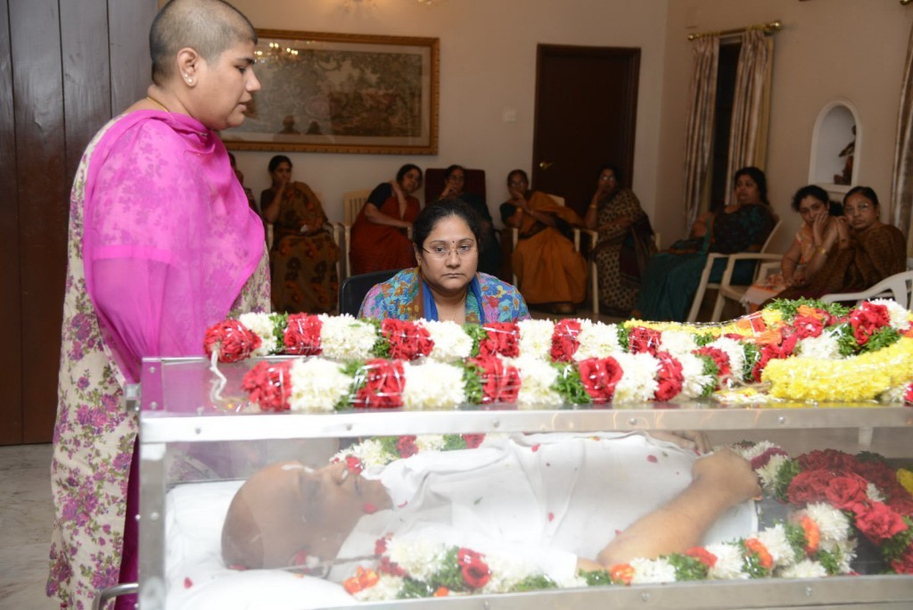 Vadde Ramesh Condolences Photos - 145 / 149 photos