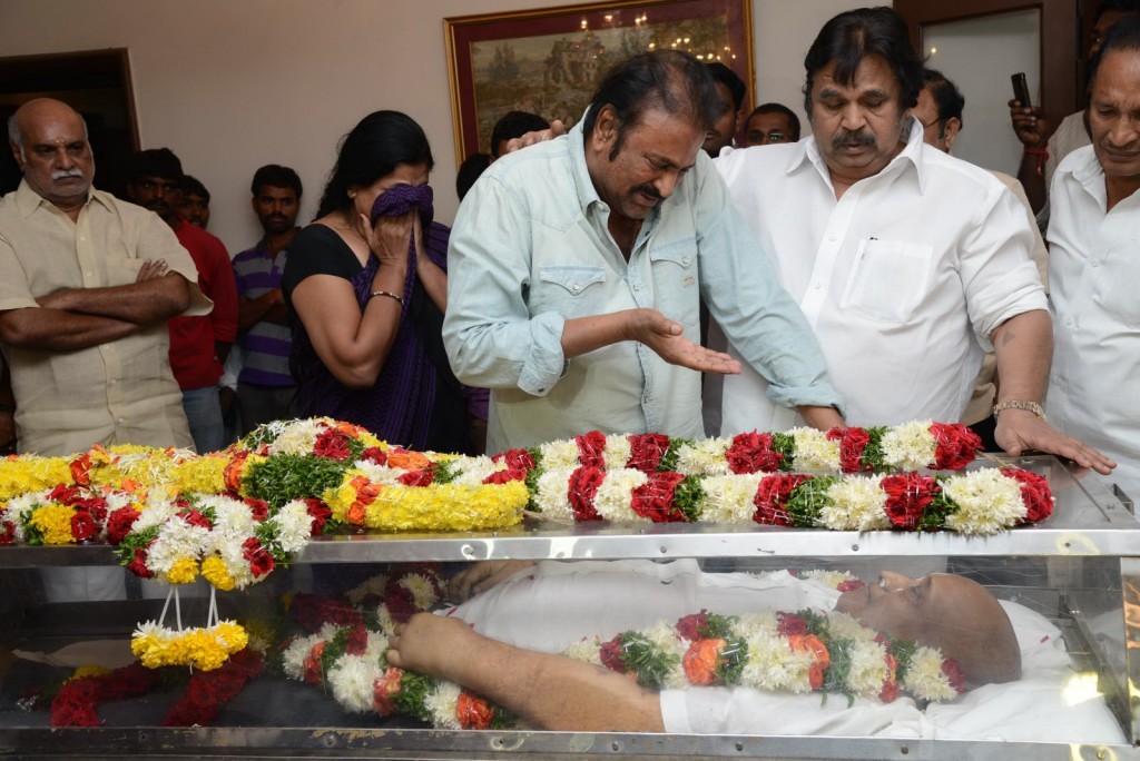 Vadde Ramesh Condolences Photos - 147 / 149 photos