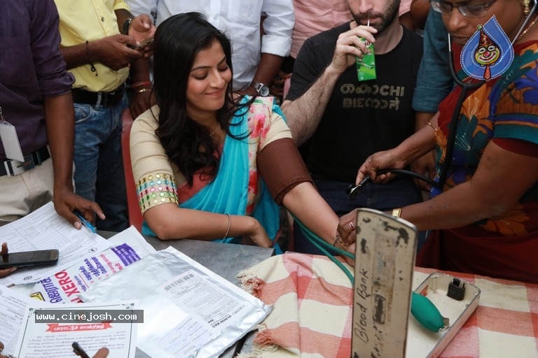 Varalaxmi Sarathkumar At Blood Donation Camp - 4 / 19 photos