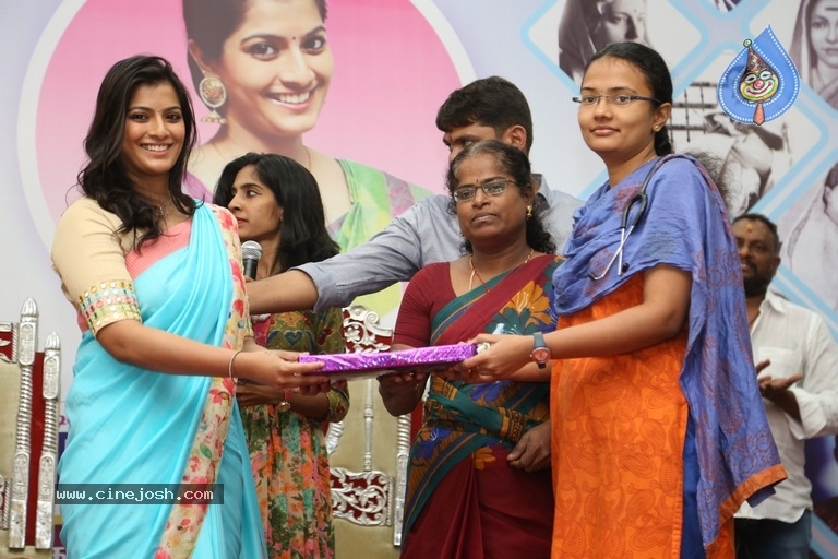 Varalaxmi Sarathkumar At Blood Donation Camp - 9 / 19 photos