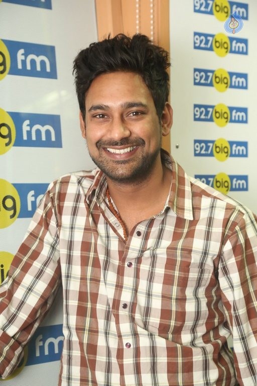 Varun Sandesh and Vithika Sheru at Big FM - 12 / 42 photos