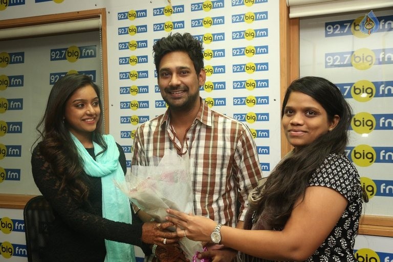 Varun Sandesh and Vithika Sheru at Big FM - 28 / 42 photos