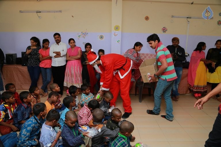 Varun Sandesh and Vithika Sheru Christmas Celebrations - 21 / 26 photos