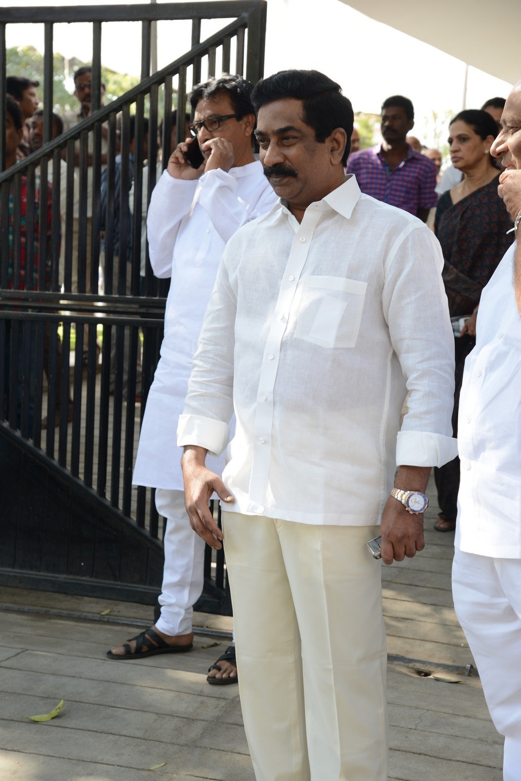VB Rajendra Prasad Condolences Photos 01 - 23 / 170 photos