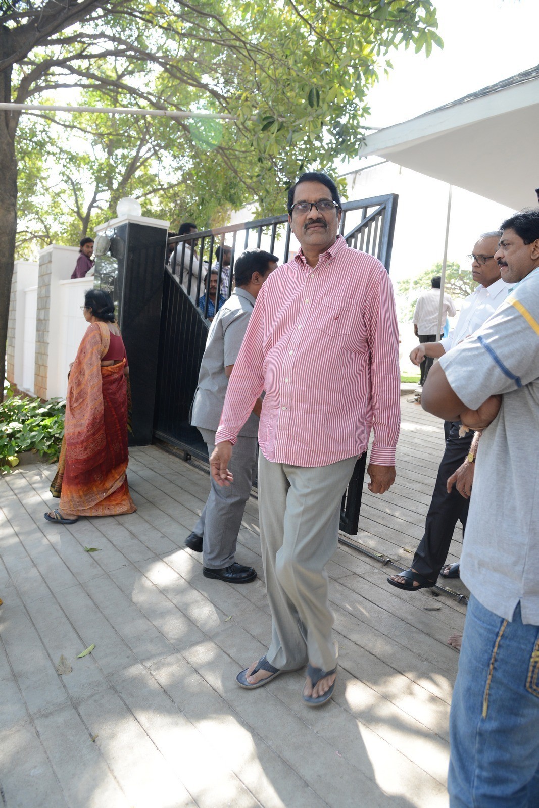 VB Rajendra Prasad Condolences Photos 01 - 30 / 170 photos